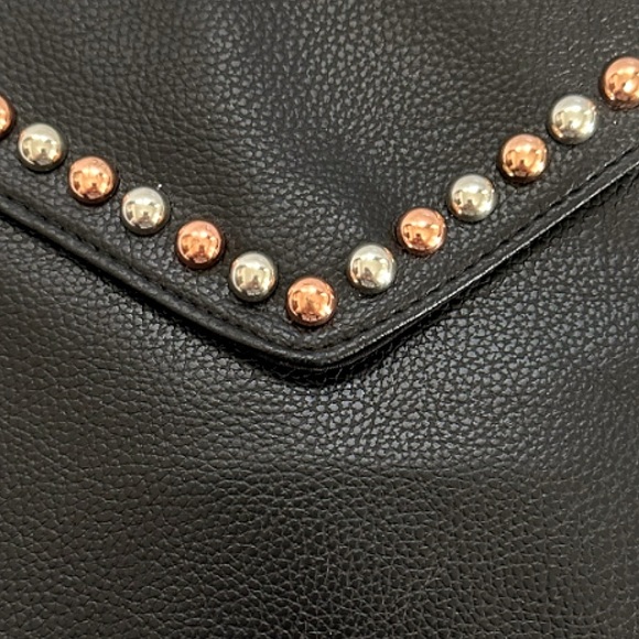 B-Low the Belt Nwt Black Rose Gold Stud Clutch - Picture 4 of 7